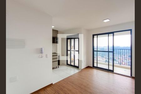 Sala de apartamento para alugar com 2 quartos, 55m² em Vila Anastácio, São Paulo