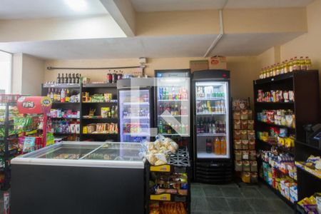 Apartamento para alugar com 54m², 2 quartos e 1 vagaMini Mercado