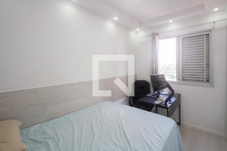 Quarto 2 de apartamento para alugar com 2 quartos, 54m² em Parque Maria Helena, São Paulo