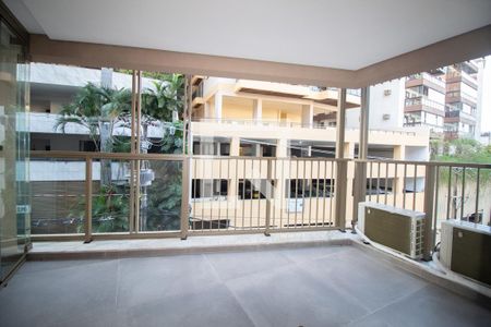 Varanda - Quartos e Sala de jantar de apartamento à venda com 2 quartos, 90m² em Leblon, Rio de Janeiro