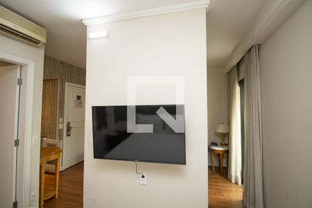 Quarto, TV  de apartamento à venda com 1 quarto, 37m² em Indianópolis, São Paulo