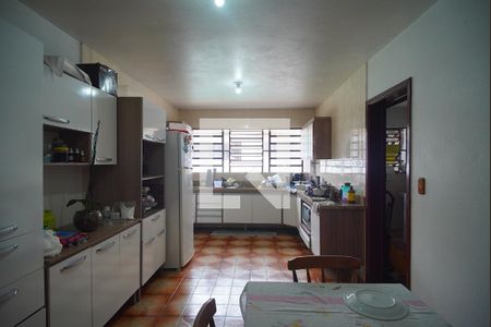 Casa à venda com 150m², 4 quartos e 2 vagas Casa à venda com 150m², 4 quartos e 2 vagasCozinha