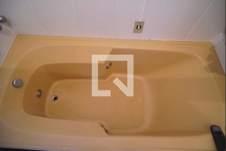 Casa à venda com 150m², 4 quartos e 2 vagas Casa à venda com 150m², 4 quartos e 2 vagasBanheiro 1