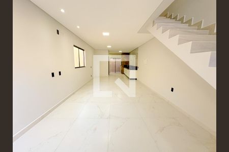 Sala de casa para alugar com 2 quartos, 109m² em Ingleses do Rio Vermelho, Florianópolis