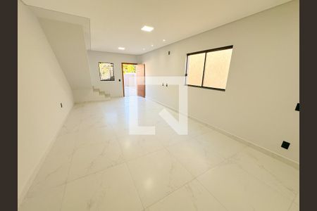 Sala de casa para alugar com 2 quartos, 109m² em Ingleses do Rio Vermelho, Florianópolis