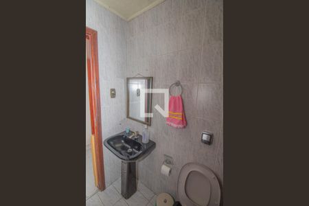 Casa à venda com 241m², 2 quartos e 2 vagasBanheiro