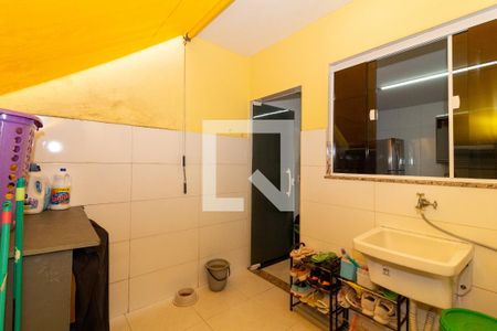 Casa à venda com 68m², 2 quartos e 1 vaga Casa à venda com 68m², 2 quartos e 1 vagaÁrea de Serviço