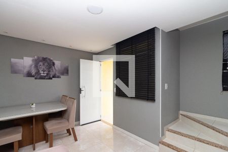 Sala de casa para alugar com 2 quartos, 172m² em Irajá, Rio de Janeiro