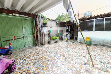 Casa à venda com 110m², 2 quartos e 2 vagas Casa à venda com 110m², 2 quartos e 2 vagasGaragem - Quintal