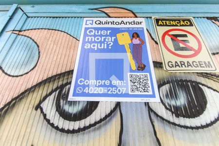 Casa à venda com 110m², 2 quartos e 2 vagas Casa à venda com 110m², 2 quartos e 2 vagasFachada