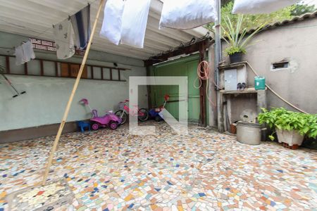 Casa à venda com 110m², 2 quartos e 2 vagas Casa à venda com 110m², 2 quartos e 2 vagasGaragem - Quintal