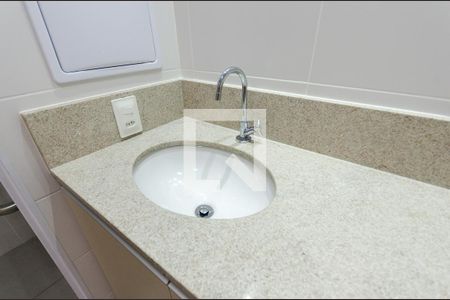 Banheiro de kitnet/studio para alugar com 1 quarto, 27m² em Vila Primavera, São Paulo