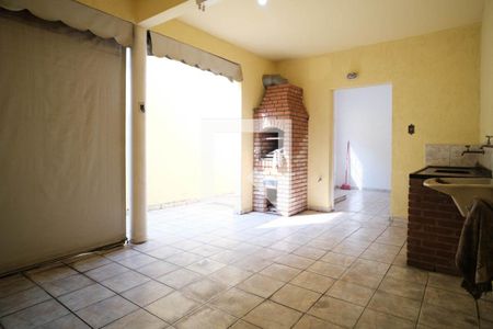 Casa à venda com 150m², 4 quartos e 2 vagasChurrasqueira