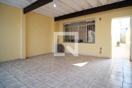 Casa à venda com 150m², 4 quartos e 2 vagasGaragem