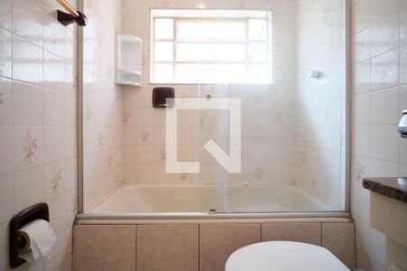 Casa à venda com 150m², 4 quartos e 2 vagasBanheiro 3