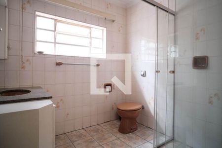 Casa à venda com 150m², 4 quartos e 2 vagasBanheiro 