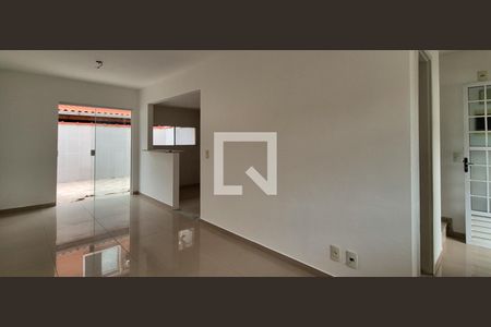 Sala de casa de condomínio à venda com 3 quartos, 85m² em Vargem Pequena, Rio de Janeiro