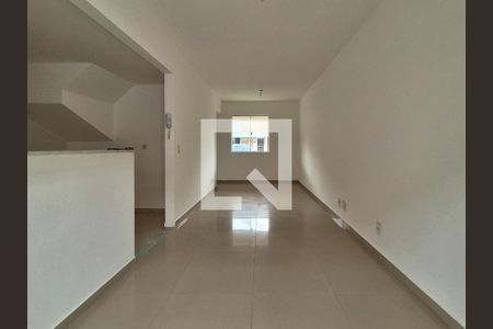 Sala de casa de condomínio à venda com 3 quartos, 85m² em Vargem Pequena, Rio de Janeiro