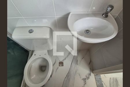 Casa de condomínio para alugar com 85m², 3 quartos e 1 vaga Casa de condomínio para alugar com 85m², 3 quartos e 1 vagaBanheiro da Suíte