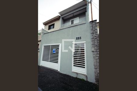 Casa para alugar com 120m², 2 quartos e 1 vagaFachada