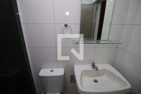 Casa para alugar com 105m², 3 quartos e 2 vagasBanheiro Social