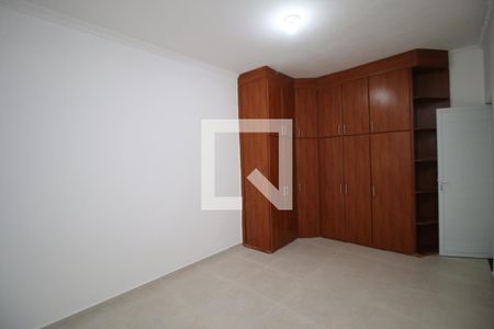 Quarto 1 de casa para alugar com 3 quartos, 105m² em Ramos, Rio de Janeiro