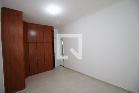 Quarto 1 de casa para alugar com 3 quartos, 105m² em Ramos, Rio de Janeiro