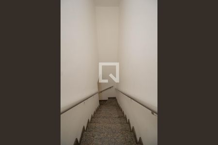 Escada de casa para alugar com 3 quartos, 180m² em Freguesia do Ó, São Paulo