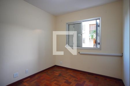 Quarto 1 de apartamento para alugar com 3 quartos, 68m² em Jardim Carvalho, Porto Alegre