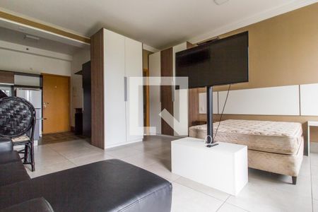 Sala de TV de apartamento à venda com 1 quarto, 45m² em Tamboré, Santana de Parnaíba
