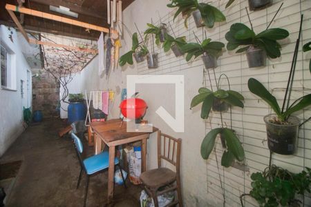 Casa à venda com 70m², 3 quartos e sem vaga Casa à venda com 70m², 3 quartos e sem vagaPátio