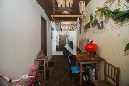 Casa à venda com 70m², 3 quartos e sem vaga Casa à venda com 70m², 3 quartos e sem vagaPátio