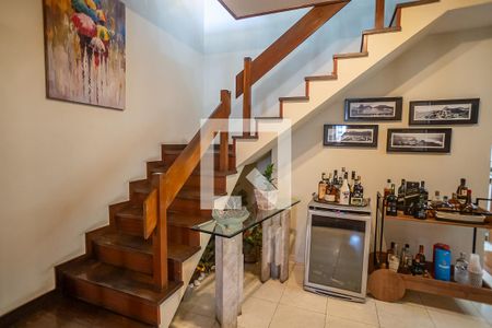 Apartamento à venda com 348m², 5 quartos e 2 vagasEscada