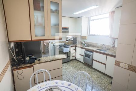 Apartamento à venda com 348m², 5 quartos e 2 vagasCozinha