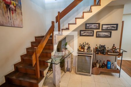 Apartamento à venda com 348m², 5 quartos e 2 vagasEscada