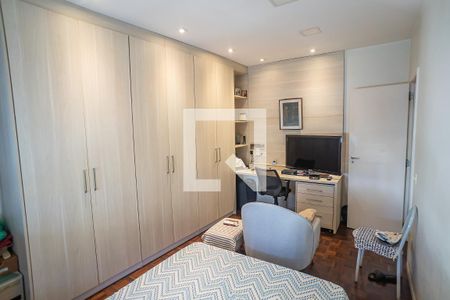 Apartamento à venda com 348m², 5 quartos e 2 vagasQuarto 6