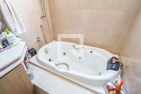 Apartamento à venda com 348m², 5 quartos e 2 vagasQuarto 1 suite -  banheiro