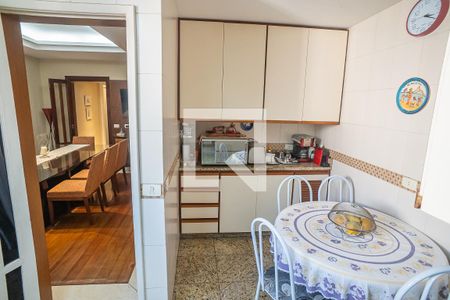 Apartamento à venda com 348m², 5 quartos e 2 vagasCozinha