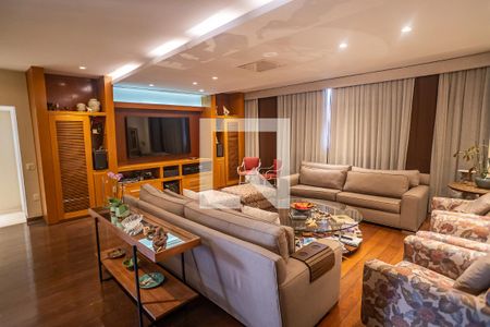 Sala  de apartamento à venda com 6 quartos, 380m² em Laranjeiras, Rio de Janeiro