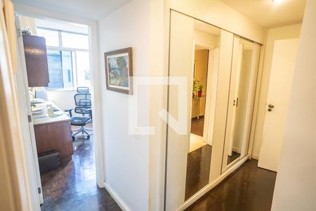 Apartamento à venda com 348m², 5 quartos e 2 vagasCorredor