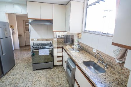 Apartamento à venda com 348m², 5 quartos e 2 vagasCozinha
