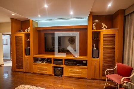 Sala  de apartamento à venda com 5 quartos, 348m² em Laranjeiras, Rio de Janeiro