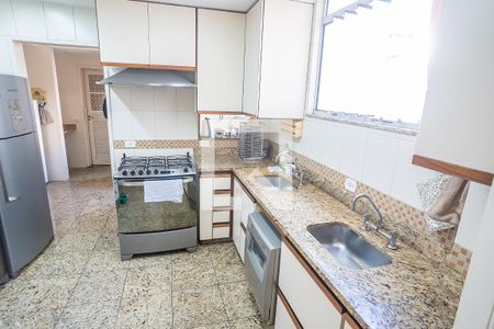 Apartamento à venda com 348m², 5 quartos e 2 vagasCozinha