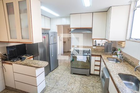 Apartamento à venda com 348m², 5 quartos e 2 vagasCozinha