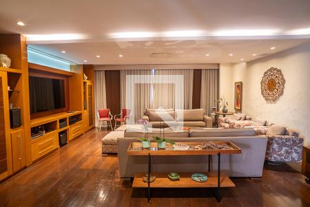 Sala  de apartamento à venda com 6 quartos, 380m² em Laranjeiras, Rio de Janeiro