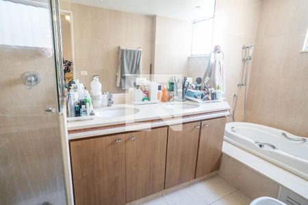 Apartamento à venda com 348m², 5 quartos e 2 vagasQuarto 1 suite -  banheiro