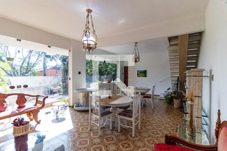 Sala de casa à venda com 5 quartos, 240m² em Charitas, Niterói