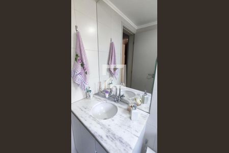 Apartamento à venda com 76m², 2 quartos e 1 vaga Apartamento à venda com 76m², 2 quartos e 1 vagaBanheiro 2