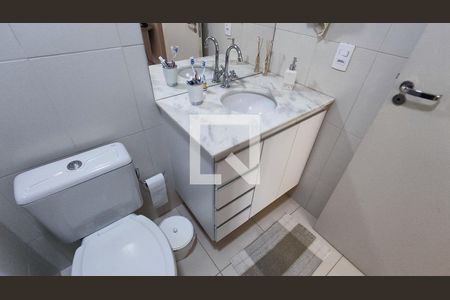 Apartamento à venda com 76m², 2 quartos e 1 vaga Apartamento à venda com 76m², 2 quartos e 1 vagaBanheiro da Suíte