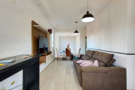 Sala de casa de condomínio para alugar com 2 quartos, 78m² em Canto do Forte, Praia Grande